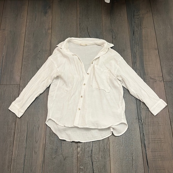 Button down - Picture 1 of 2